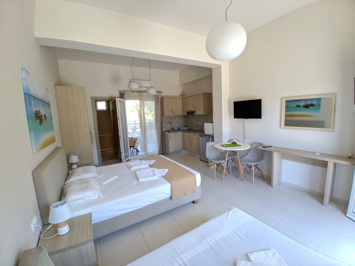 Minimalistic Apartment Near The Sea Goúves Eksteriør bilde